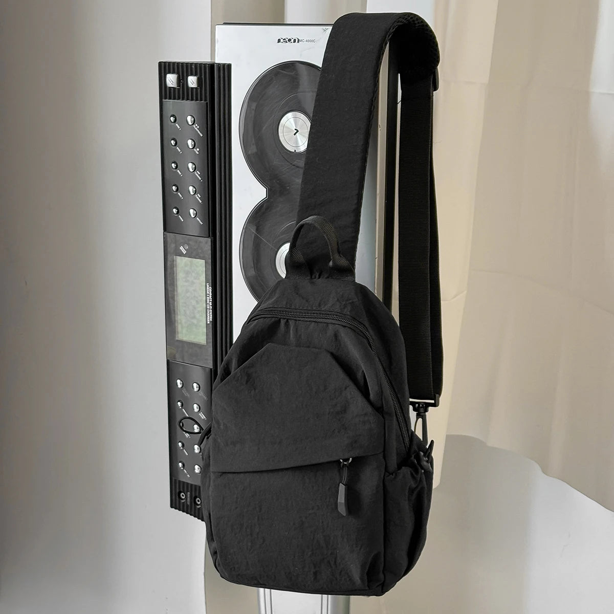 Men's Chest Bag, Fashionable Chest Messenger Bag, Niche Waist Bag, Large-Capacity Casual Commuter Shoulder Bag, Mountain Climbing