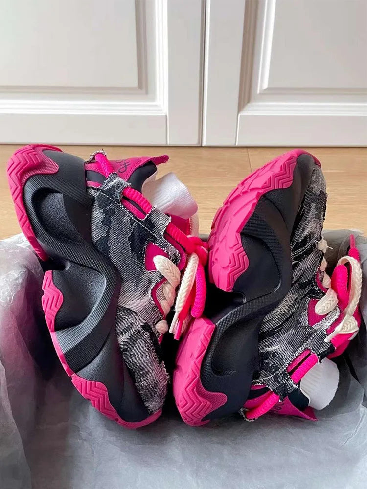 2026 New High Quality Women's Thick Sole Lace up Casual Sports Shoes Women's Design Sense Colored Breathable Running Shoes