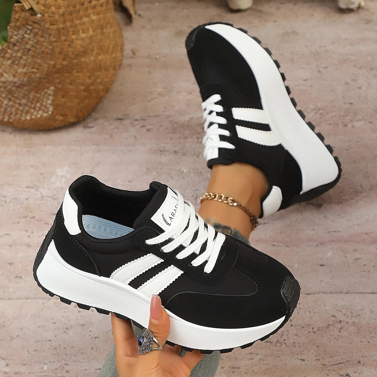 Women Sneakers Brand Luxury Vulcanized Shoes Casual Platform Shoes for Women Light Comfortable Outdoor Running Sneakers Women