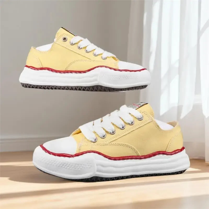 SneakersRetro Casual Unisex Sports Sneakers 2026 New: Streetwear Brand Couples Breathable Soft-Soled Versatile Student