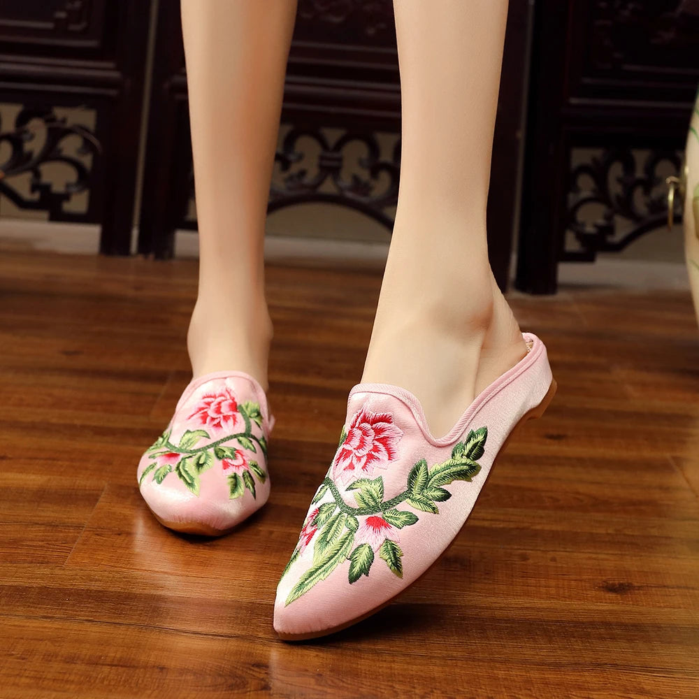 Veowalk Flowers Embroidered Women Flannel Cotton Mules Slippers Close Pointed Toe All Season Leisure Ladies Comfort Flat Shoes