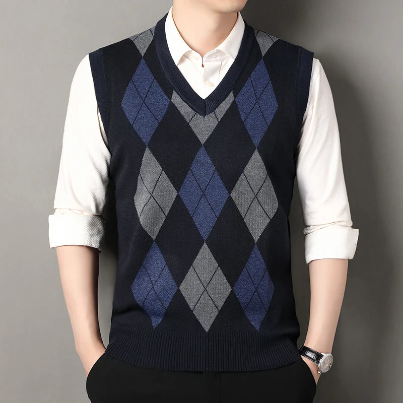 Mens Business Casual Knit Vest Classic Argyle Light Weight Knitwear Suit Vest Versatile Sleeveless Pullover Vests