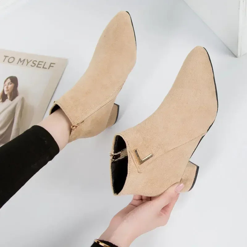 Short women's boots 2025 autumn/winter new Korean version medium thick heel short boots with zipper frosted face pointed single