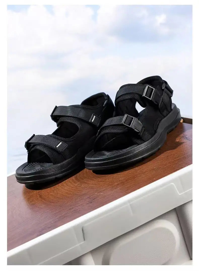 A Pair of New Men's Sandals, Summer Style, Far-Moving, Fashionable, Wear-Resistant, Sand-Resistant, Casual and Versatile Beach Shoes