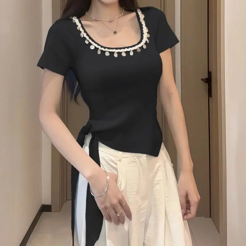 Short-sleeved Women's Top Bestseller 2025 New French Stylish Design Slimming and Flattering, Popular Online Clothing