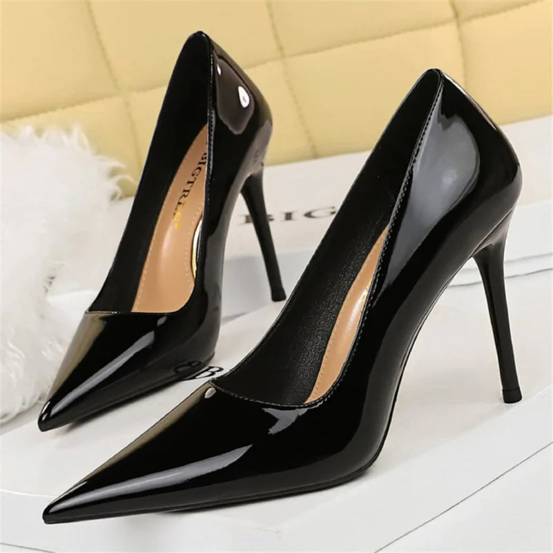 2023 Women Sexy 10cm High Heels Burgundy Nude Pumps Lady Stripper Stiletto Heels Glossy Leather Wedding Bridal Quality Red Shoes