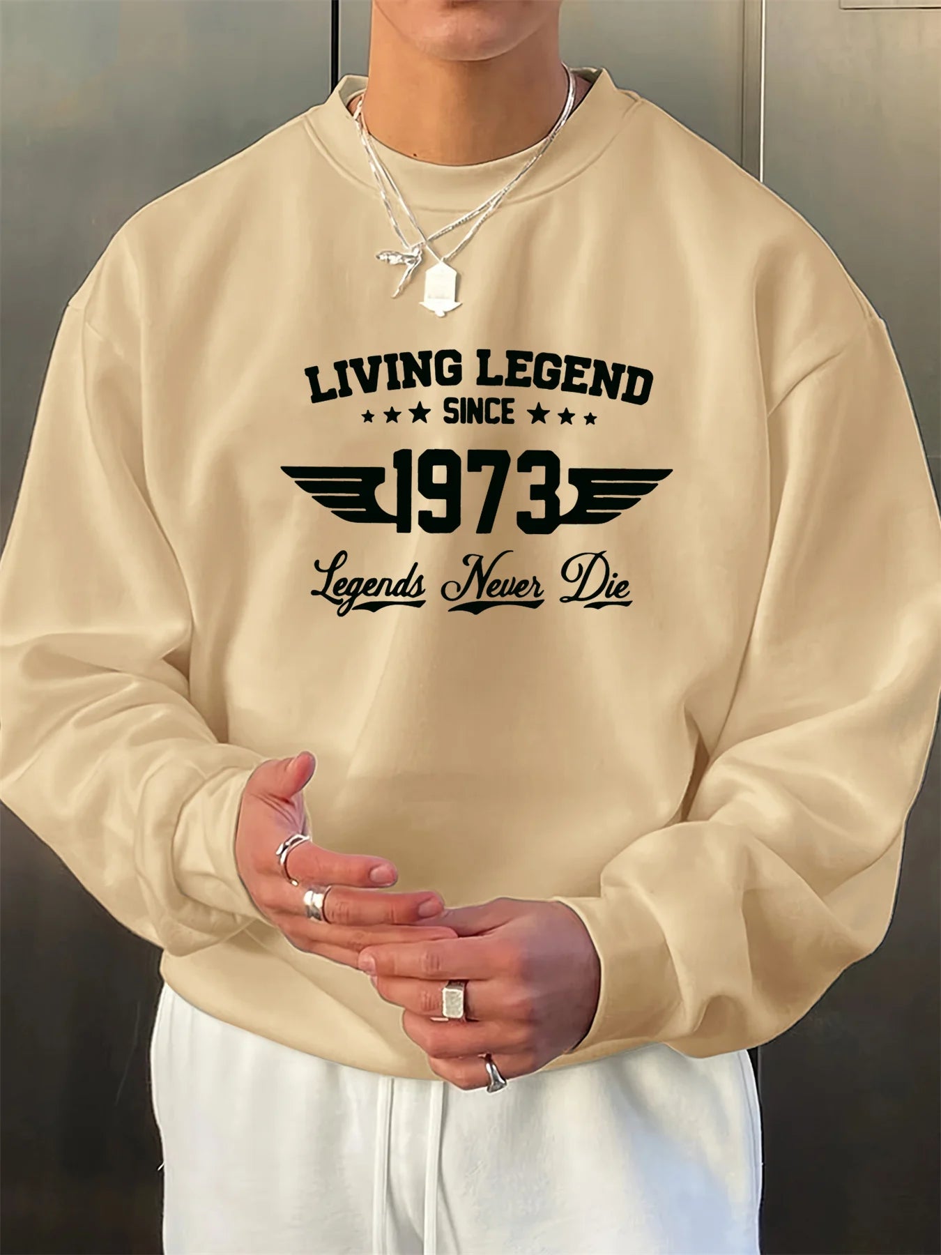 Men's autumn and winter fashionable casual loose retro 1973 graphic printed long sleeved round neck sweatshirt
