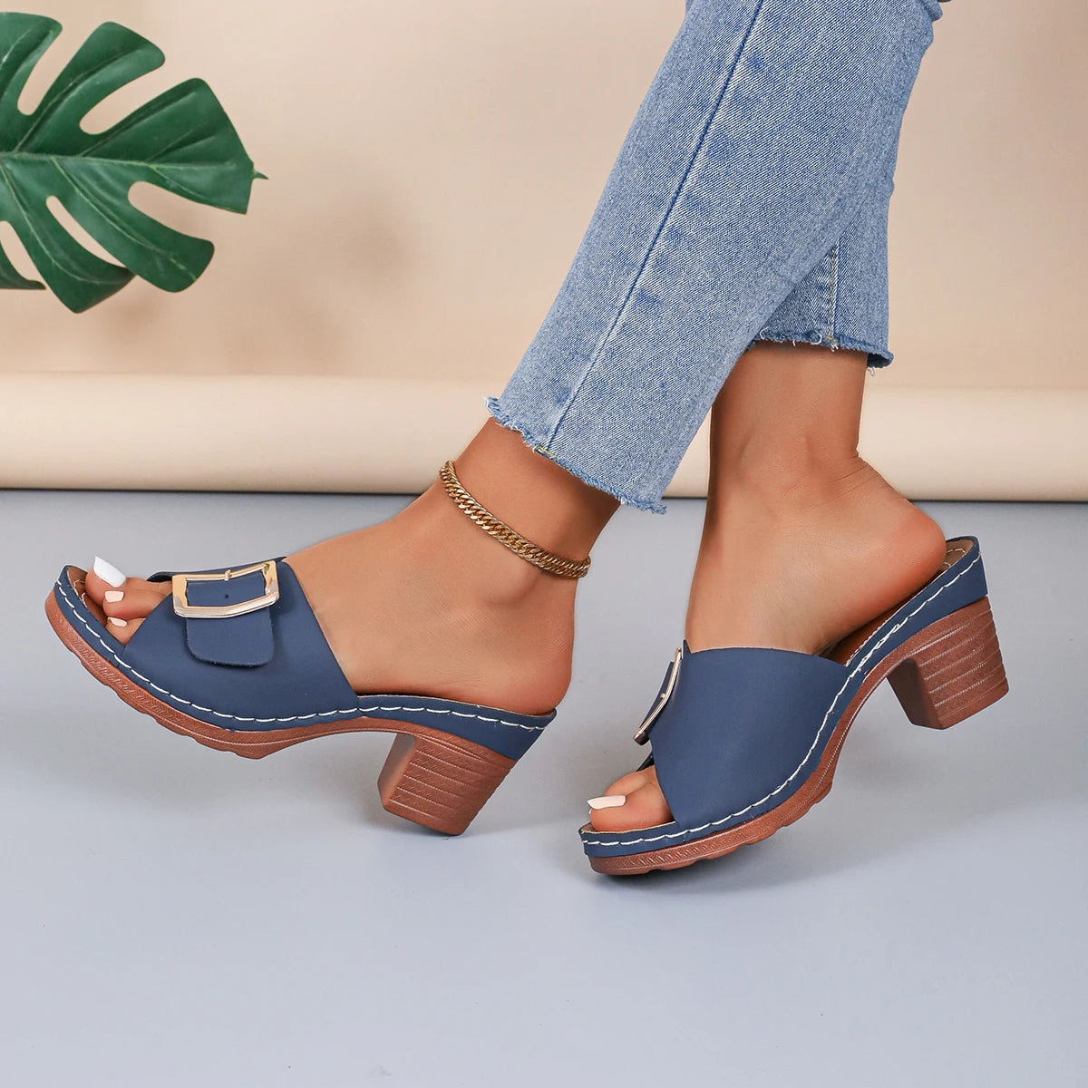 Women Sandals Summer New Fashion Soft Platform Shoes Ladies Chunky Heels Buckle Designer Slippers Outdoor High Heels Sandals