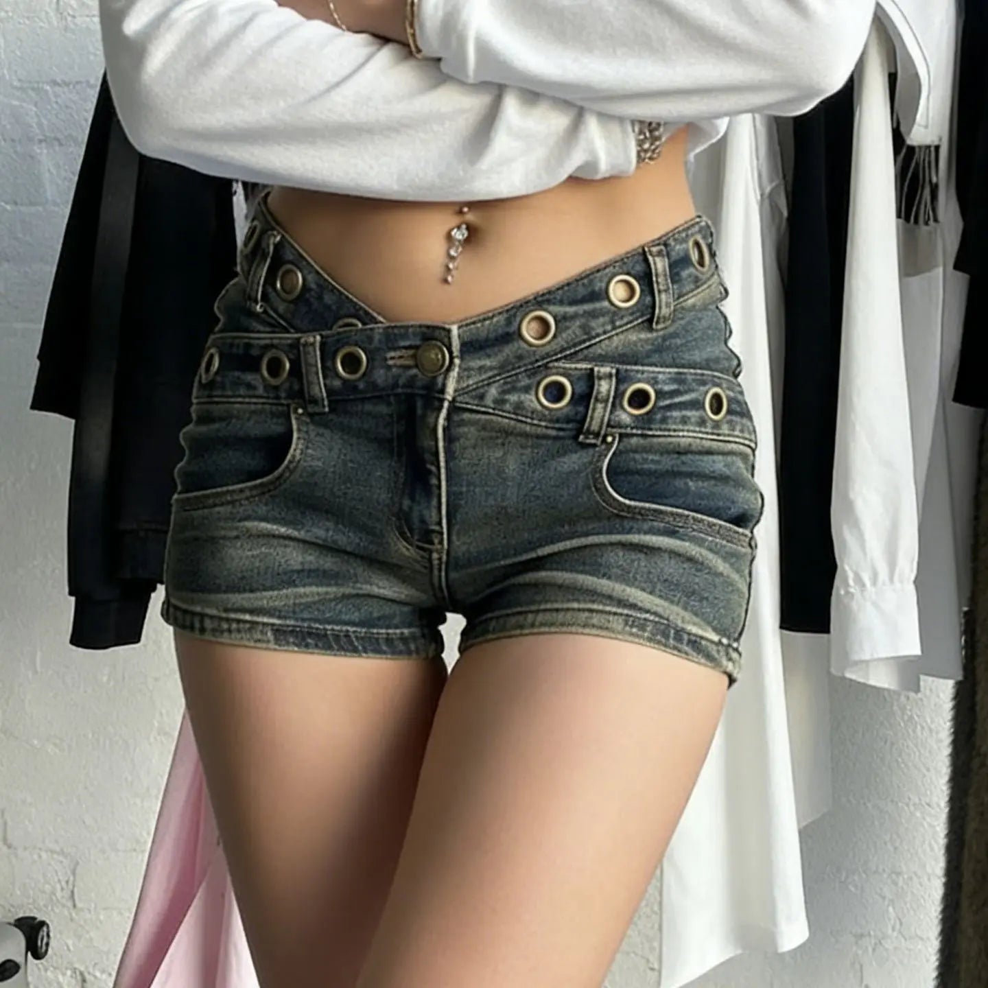 2026 New Summer American Street Style Metal V Irregular Spice Girls Y2k Shorts Vintage Sexy Low Waist Jeans Denim Shorts