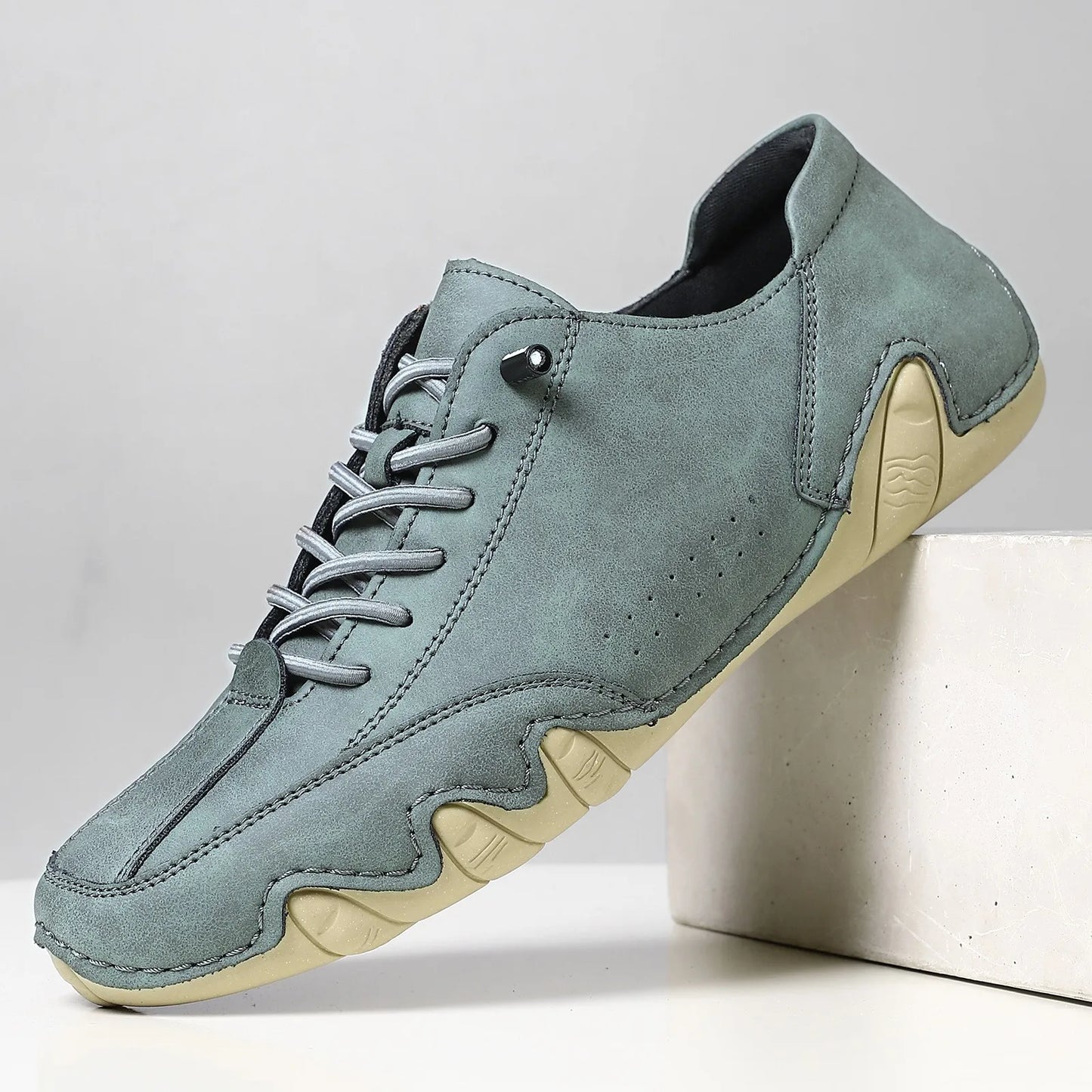 New Spring Versatile Fashion Men's Running Shoes with Breathable Fabric Surface Men's Sports Shoes