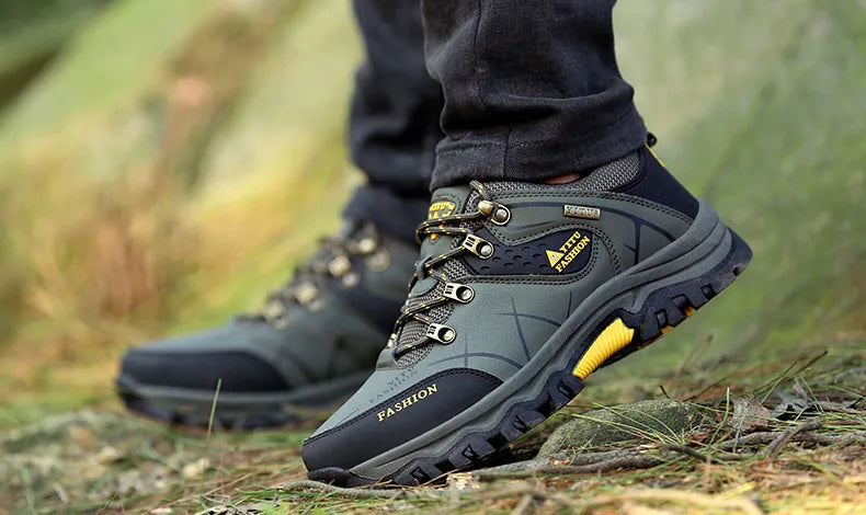 Brand New Spring Autumn Men Work Casual Shoes Men Outdoors Leather Round Toe Sneakers Men Climbing Hiking Shoes Big Size 39-47