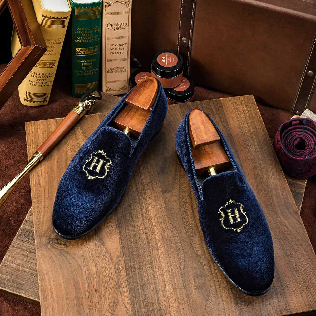 Hanmce 2025 New Design Fashion Velvet Material Slip On Luxury Hand Made Smoking Men Shoes