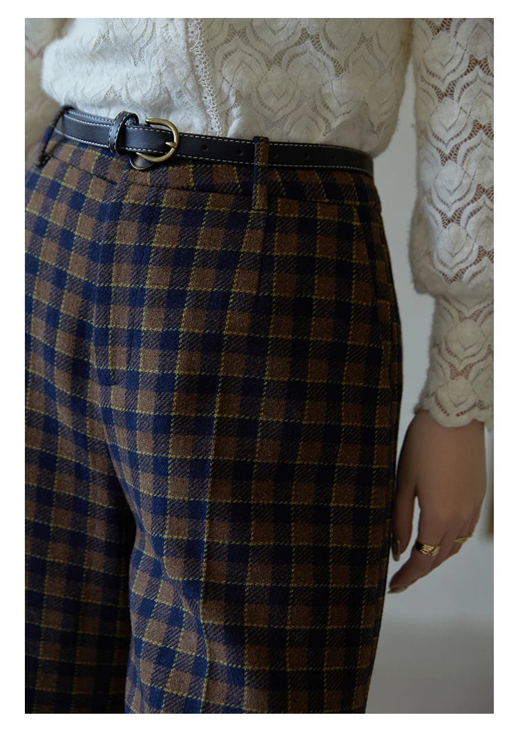 DUSHU Women's Winter Retro Corduroy Black Padded Shorts Plaid Loose Commuter Wide Leg Short Pants Women High Waisted Pants