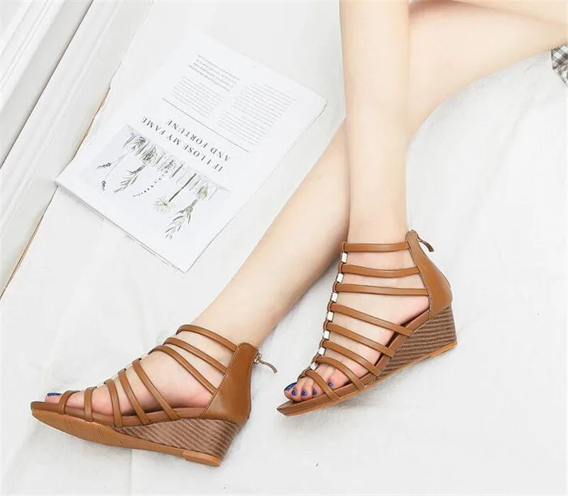 YAERNI Summer New Women Shoes Fashion Casual Outdoor Beach Slippers Comfortable Flat Bottomed Toe Women Sandals Plus Size