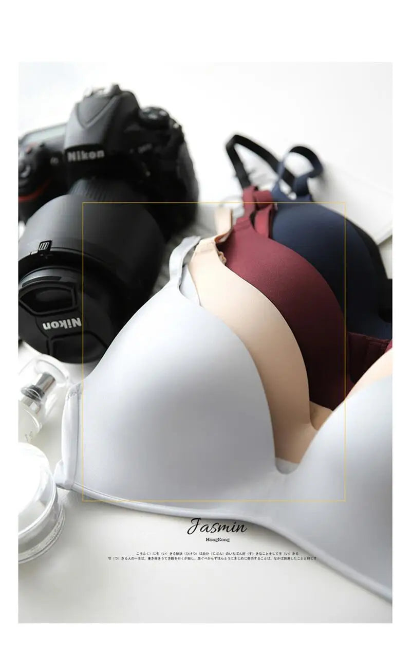 Thin Triangular Cup Bra Adjustable Shoulder Strap Gather Brassiere Wireless Anti-glare Bralette Seamless Sleeping Women Lingerie