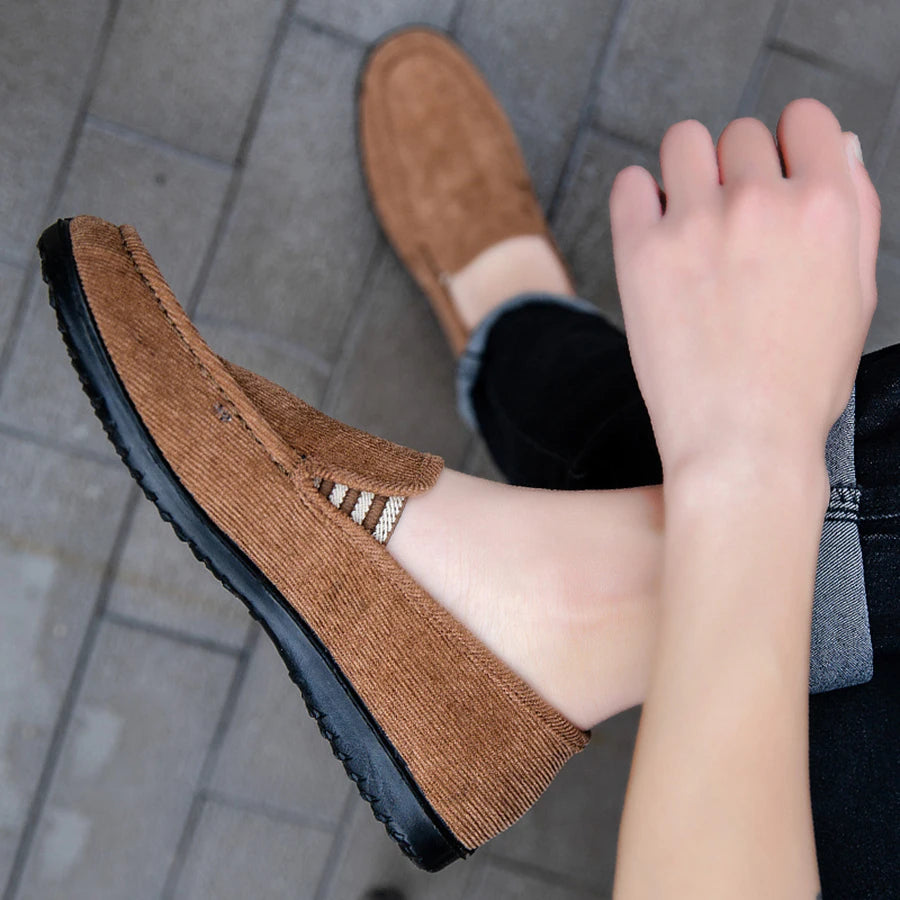 New Men Loafers Shoes Brand Fashion Soft Man Moccasins Loafers Canvas Slip-On Casual Shoes Men Outdoor Walking Men Footwear