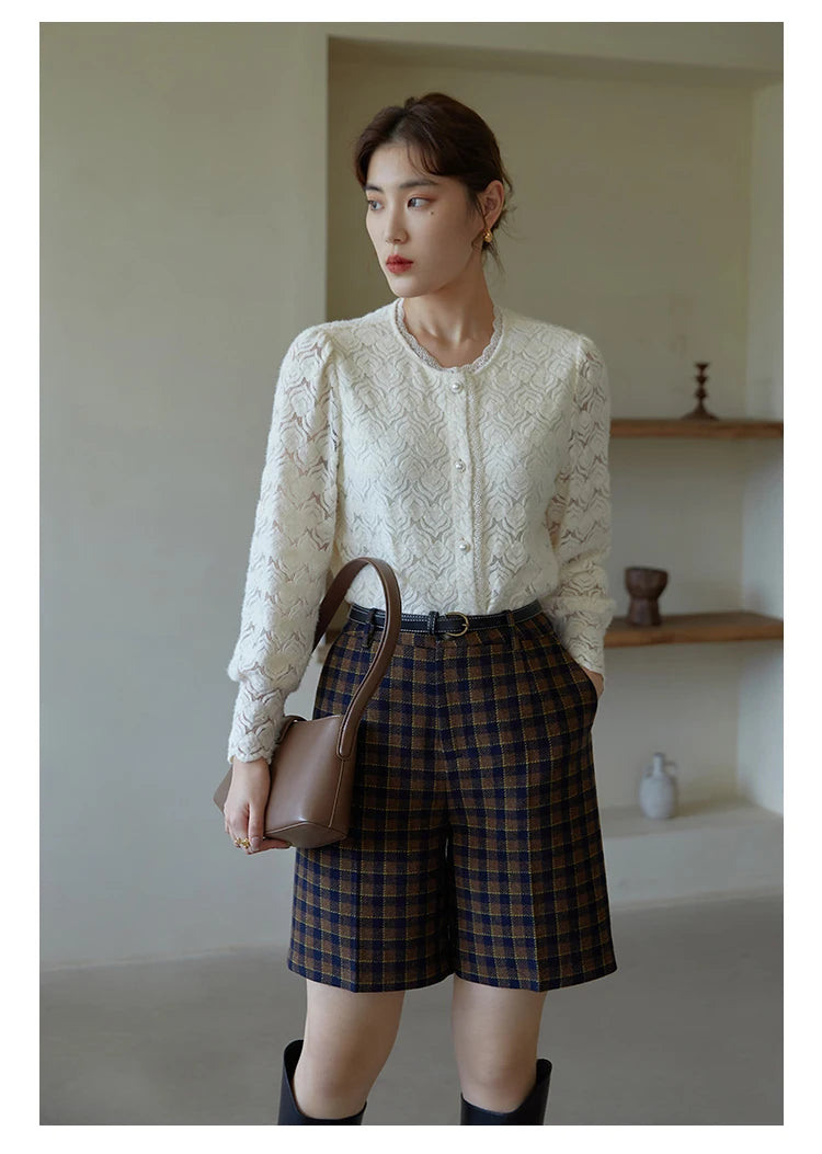 DUSHU Women's Winter Retro Corduroy Black Padded Shorts Plaid Loose Commuter Wide Leg Short Pants Women High Waisted Pants