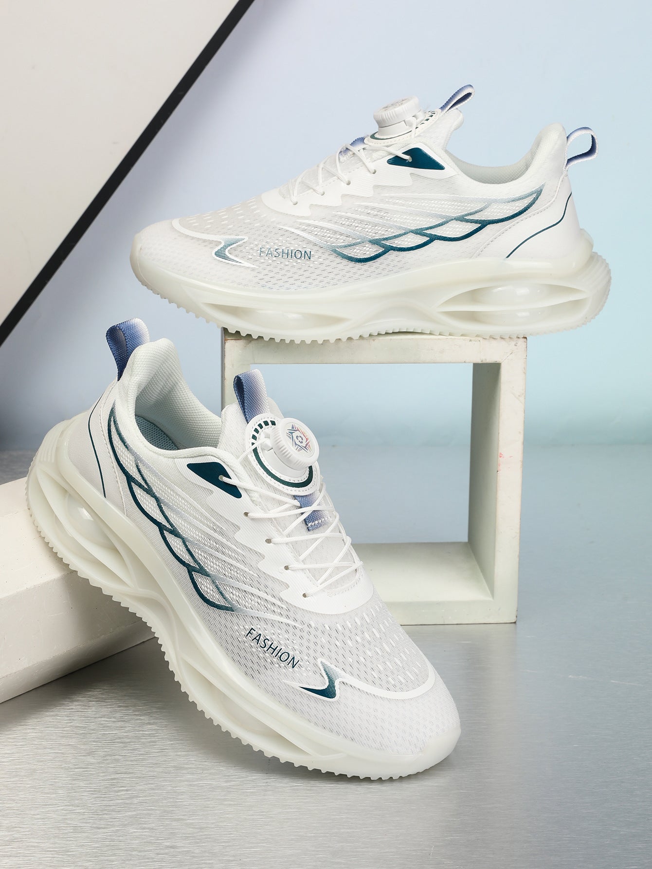 Men's Shoes 2025 New Autum Breathable Running Shock-Absorbing Trendy Shoes Swivel Buckle Mesh Casual Shoes Youth Sports Trend