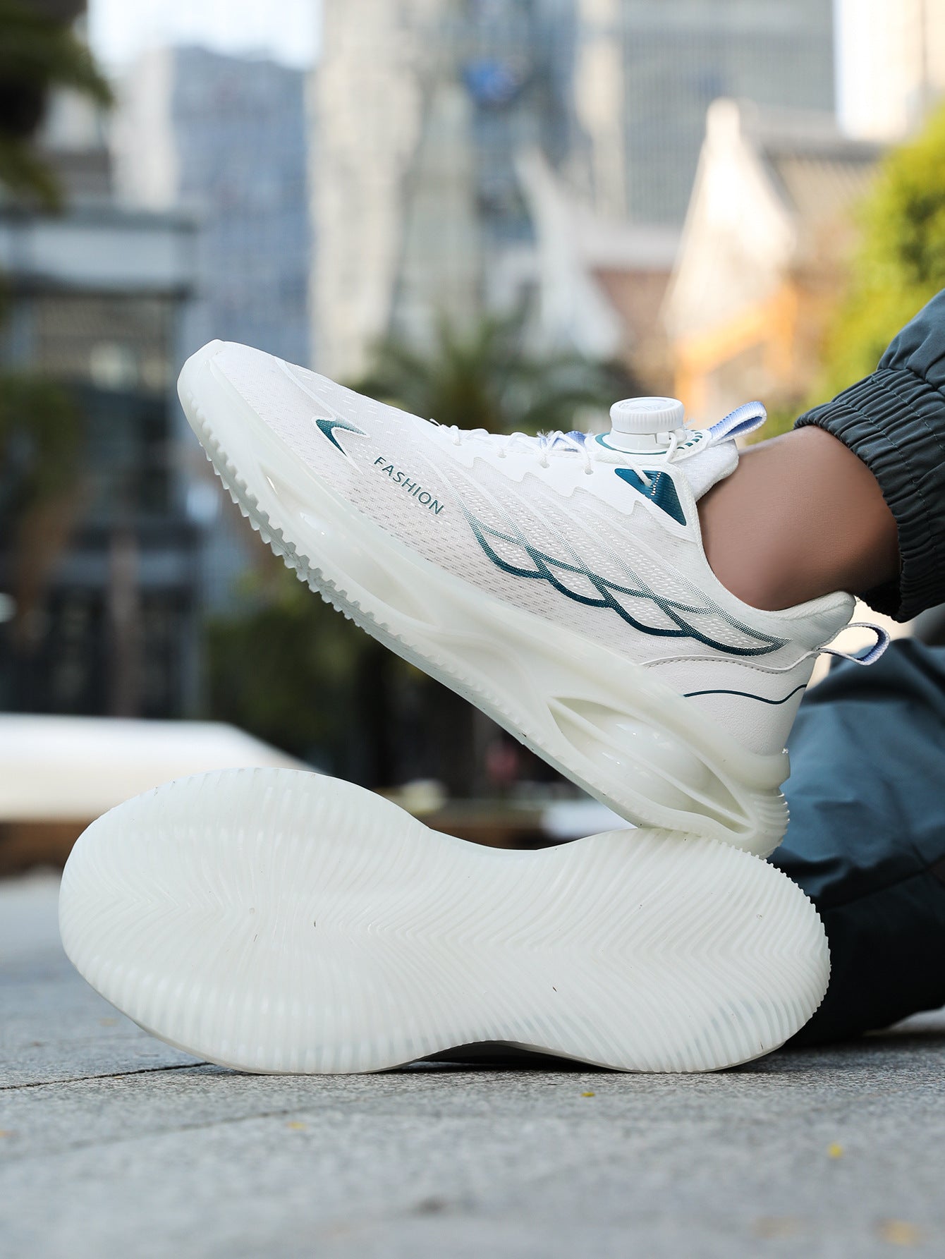 Men's Shoes 2025 New Autum Breathable Running Shock-Absorbing Trendy Shoes Swivel Buckle Mesh Casual Shoes Youth Sports Trend