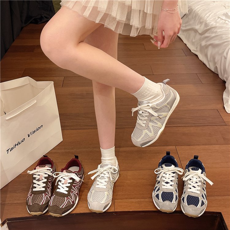Summer Mesh Breathable Moral Training Shoes for Women 2025 New Versatile Mesh Forrest Gump Shoes Lace-Up Thick-Soled Casual Sports Shoes