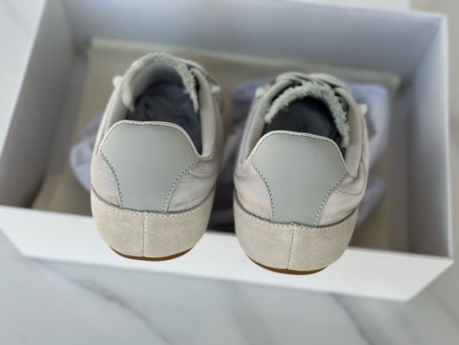 Autumn 2024 new MM * 6 comfortable golden training shoes women's sports casual shoes teleport Seoul new Chinese women's shoes