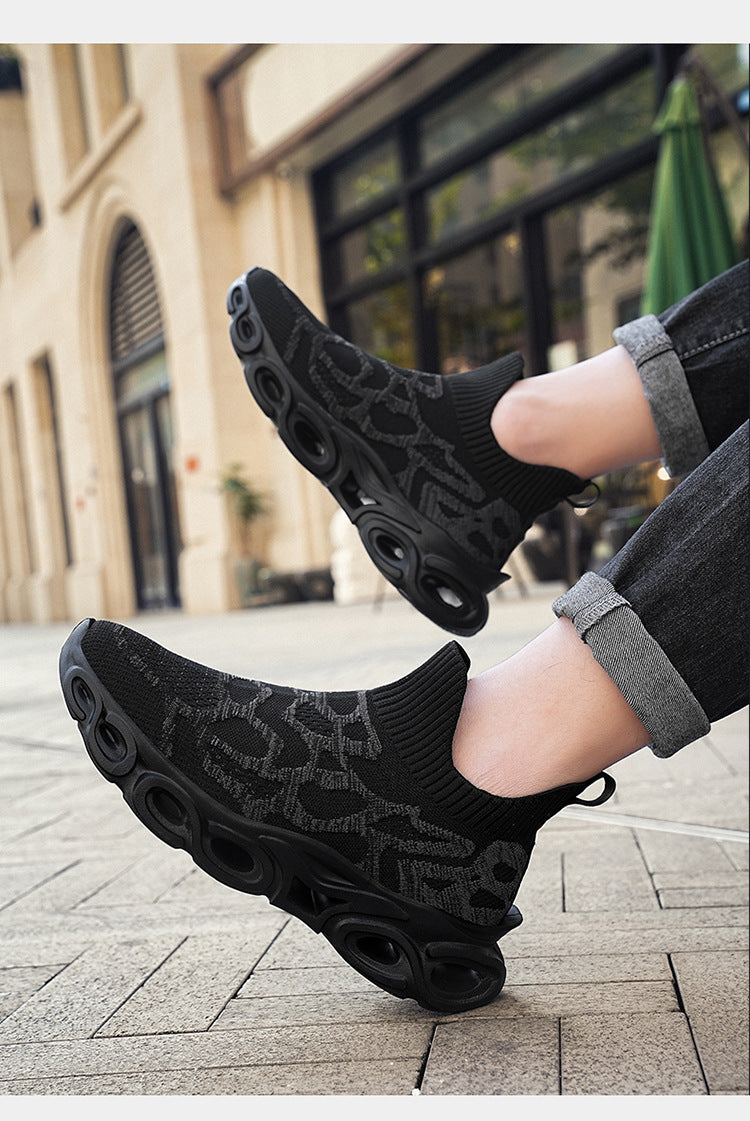 Men's Shoes Summer Breathable Flying Knitting Socks Men's Mesh Shoes Casual sneaker Blade Cross-border plus size Running Shoes Trendy
