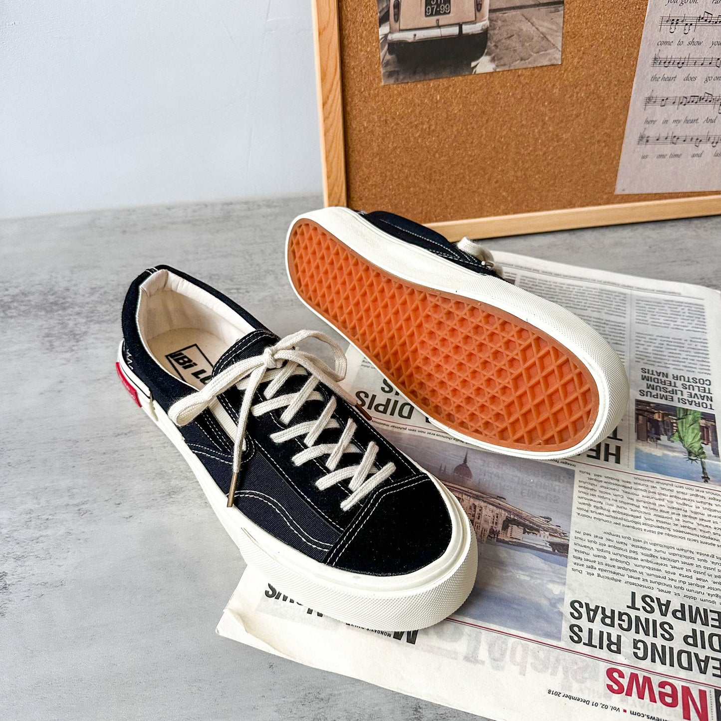 Run-11 2025 New Autumn Style Versatile Classic Canvas Shoes for Couples, Original Design Chic Black Sneakers
