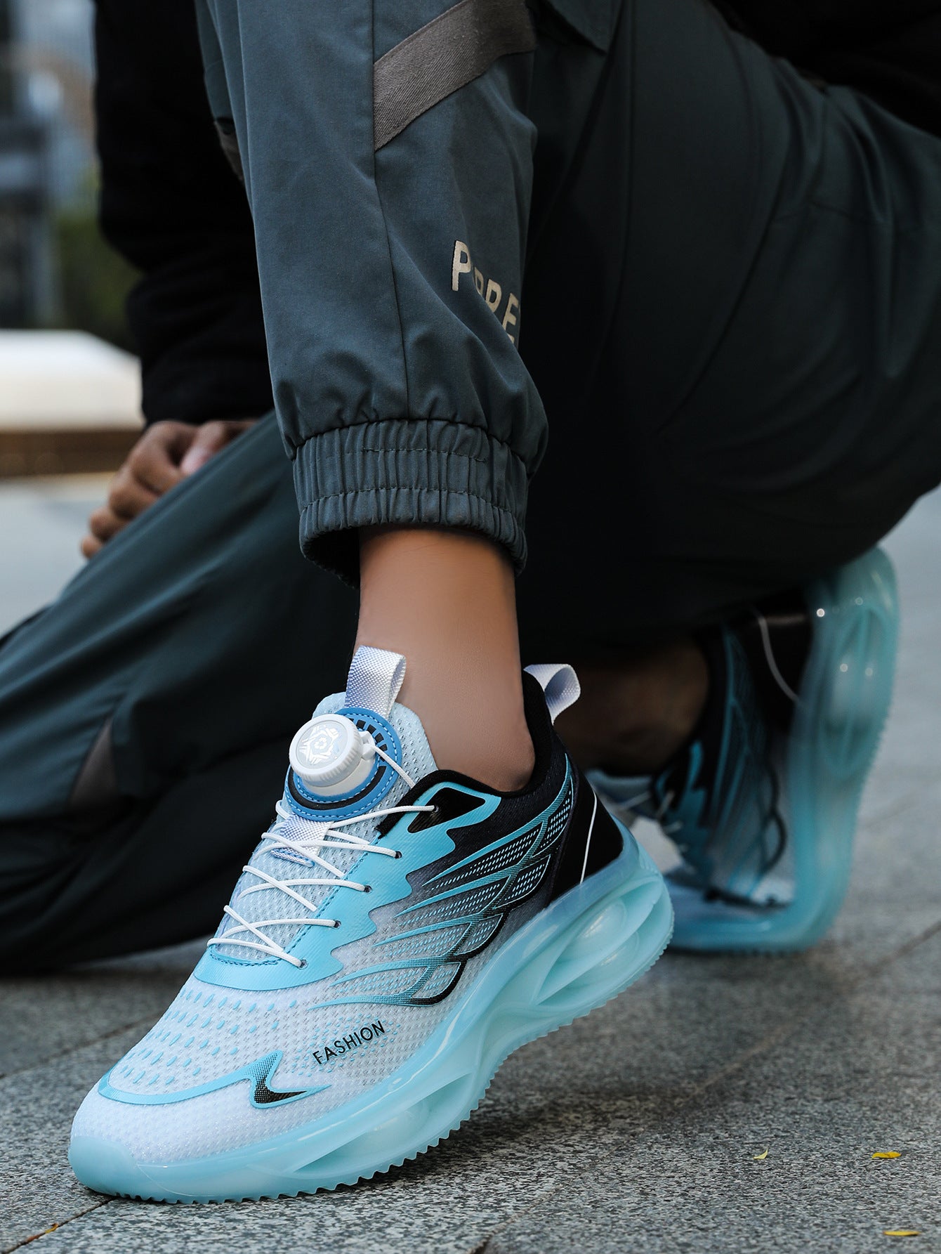 Men's Shoes 2025 New Autum Breathable Running Shock-Absorbing Trendy Shoes Swivel Buckle Mesh Casual Shoes Youth Sports Trend