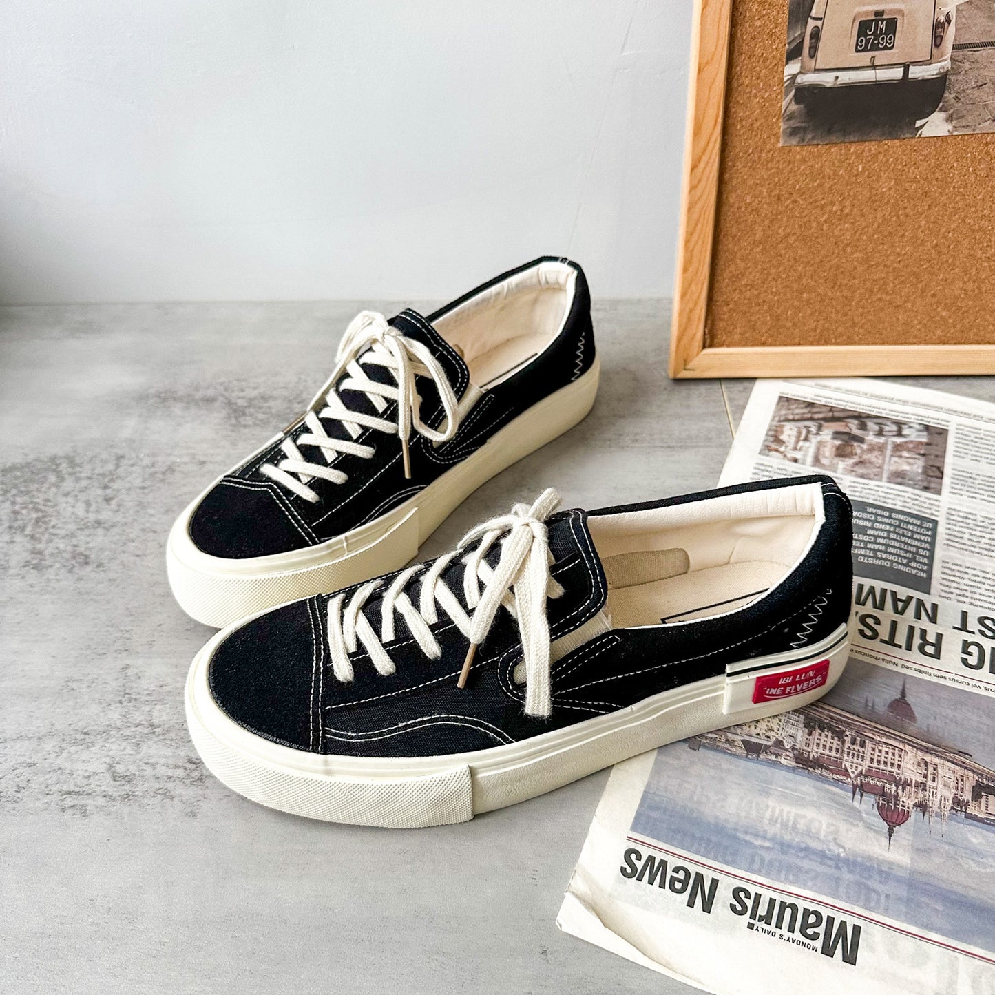 Run-11 2025 New Autumn Style Versatile Classic Canvas Shoes for Couples, Original Design Chic Black Sneakers