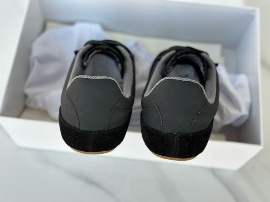 Autumn 2024 new MM * 6 comfortable golden training shoes women's sports casual shoes teleport Seoul new Chinese women's shoes