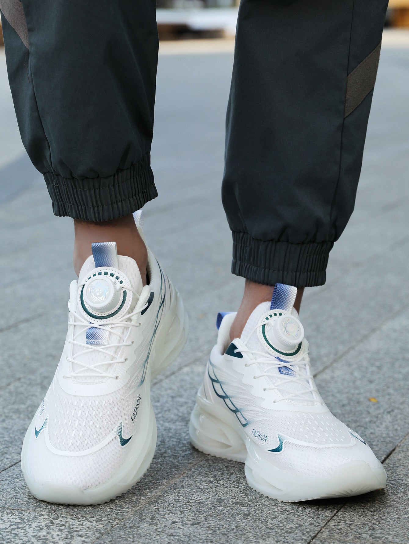 Men's Shoes 2025 New Autum Breathable Running Shock-Absorbing Trendy Shoes Swivel Buckle Mesh Casual Shoes Youth Sports Trend