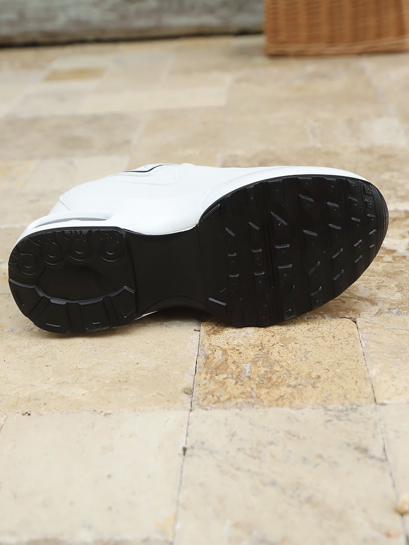 Summer Wear-Resistant Height-Increasing Dad Shoes Mesh Tendon Sole Running Shoes Breathable Non-Slip Sports Shoes