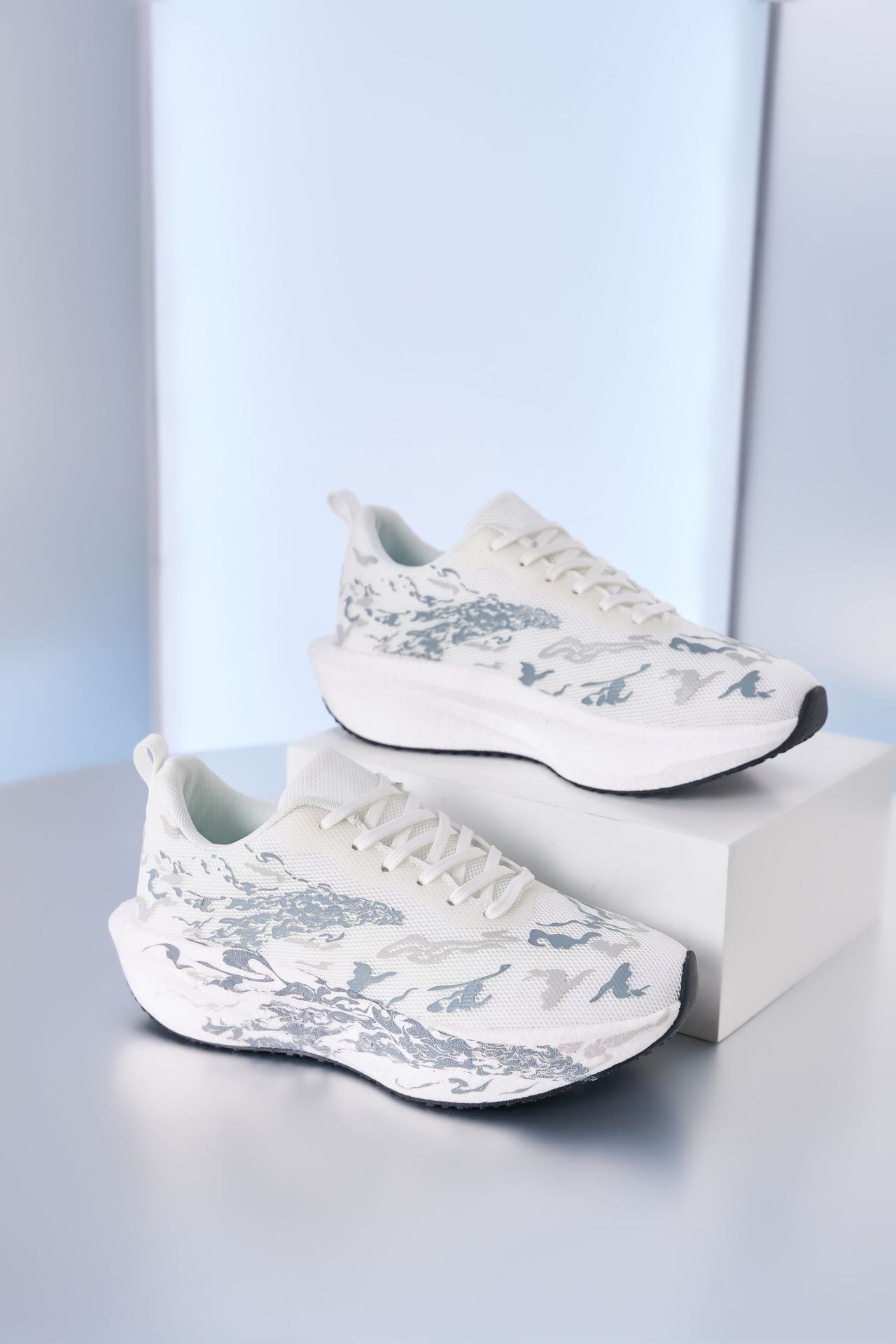 Four Seasons 2025 New Running Shoes for Men and Women, Carbon Plate Shock-Absorbing Soft Sole Student Training Professional Running Shoes and Sports Shoes
