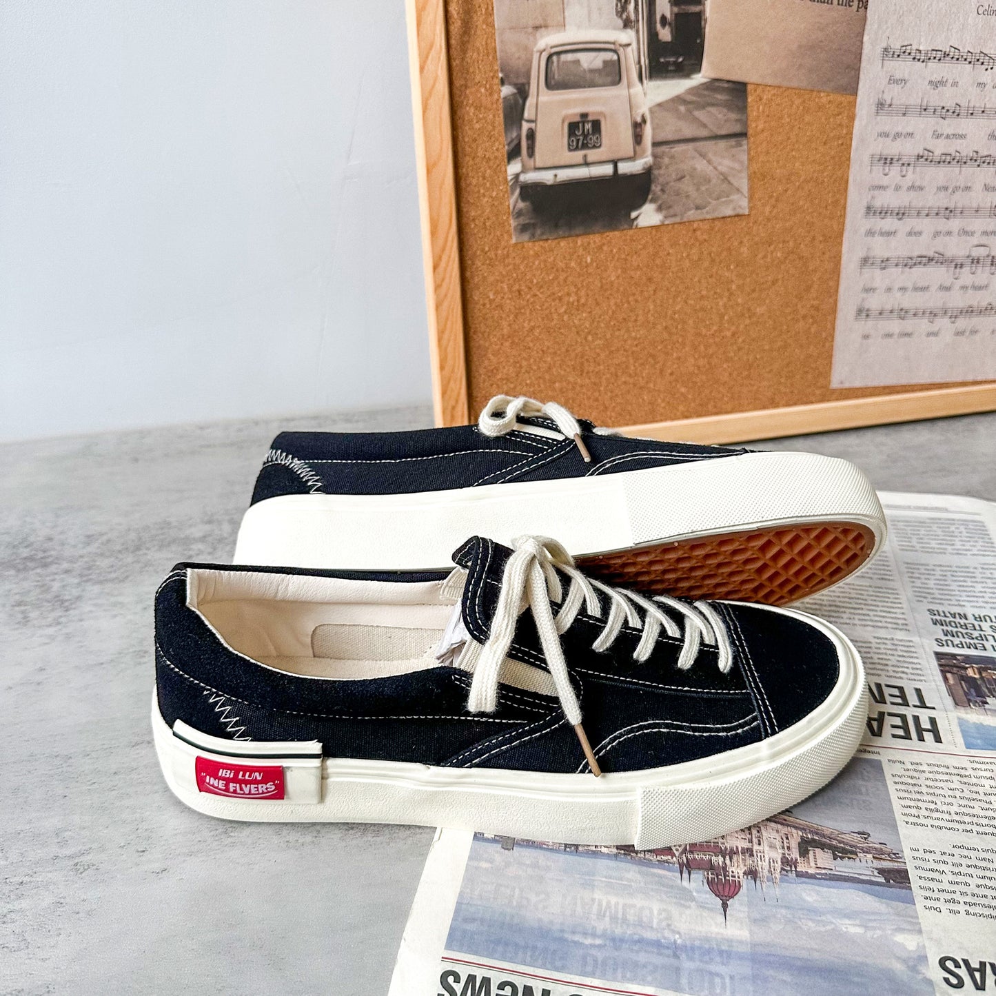 Run-11 2025 New Autumn Style Versatile Classic Canvas Shoes for Couples, Original Design Chic Black Sneakers