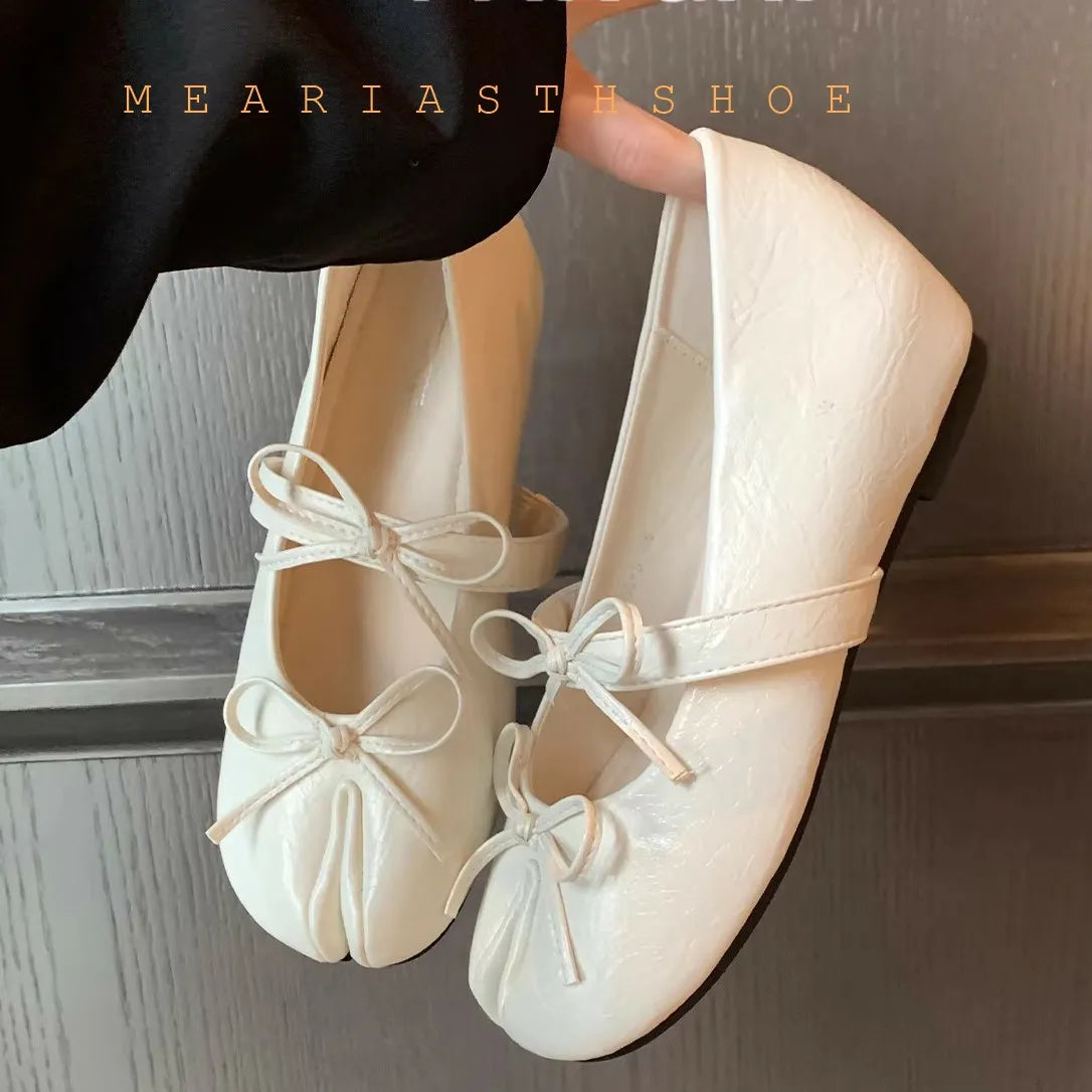Slip-On Cylindrical Heel Tabi Pumps Bowknot Split Toe High Heels for Women Handmade Multi-Color Novelty Design Leather Shoes New