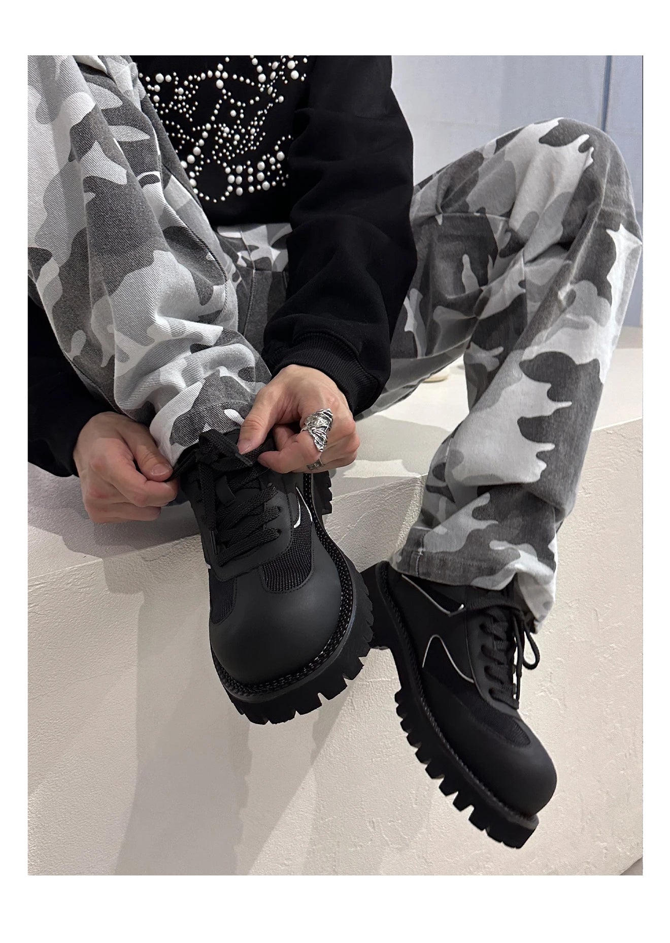 Sports leather shoes for men lightweight mesh splicing genuine leather black thick sole height increasing big head work shoes