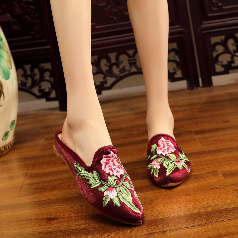 Veowalk Flowers Embroidered Women Flannel Cotton Mules Slippers Close Pointed Toe All Season Leisure Ladies Comfort Flat Shoes