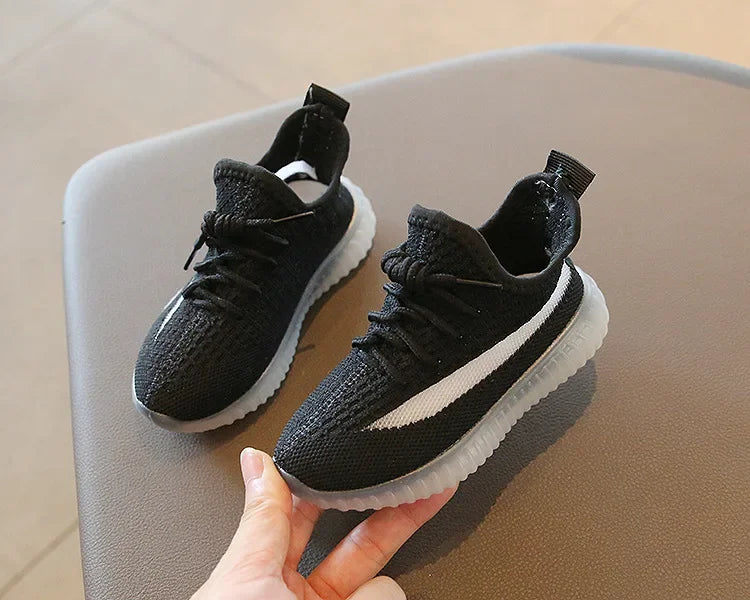 Fashion Kids Running Shoes Boys Girls Light Casual Sports Shoes Soft Soled Sneakers School Children's Sneakers Tennis Flat Shoes