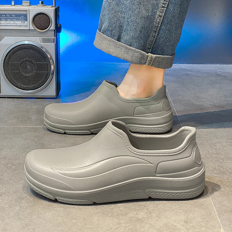Summer Chef Shoes Anti Slip and Oil Proof Work Shoes Casual Lazy Slippers Soft Comfortable Beach Slippers Sandals Garden Shoes