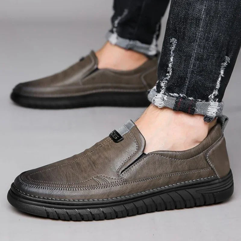 Handmade Men Leather Shoes Soft Sole Loafers Business Casual Shoes Slip on Men Shoes Classic Moccasins Lightweight Driving Flats