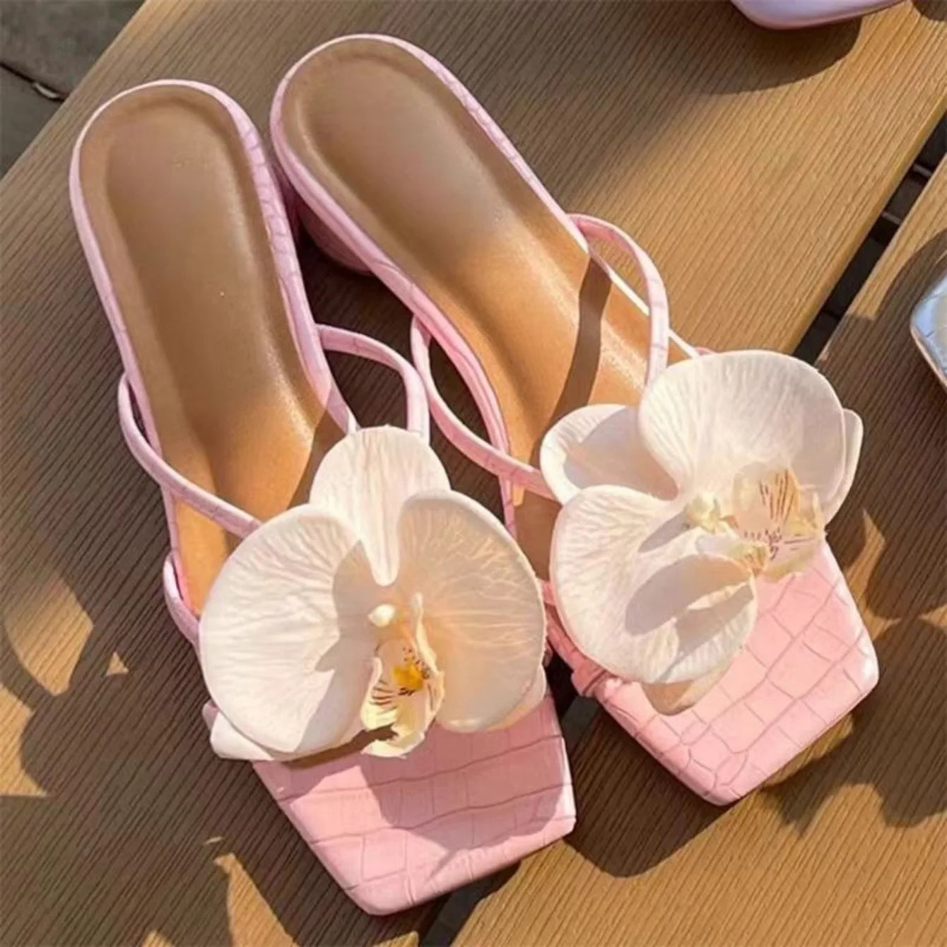 Women Sandals 2025 New Shallow Sandals Casual Fashionable High Quality Shoes for Women Elegant Flowers Designer Women Sandals