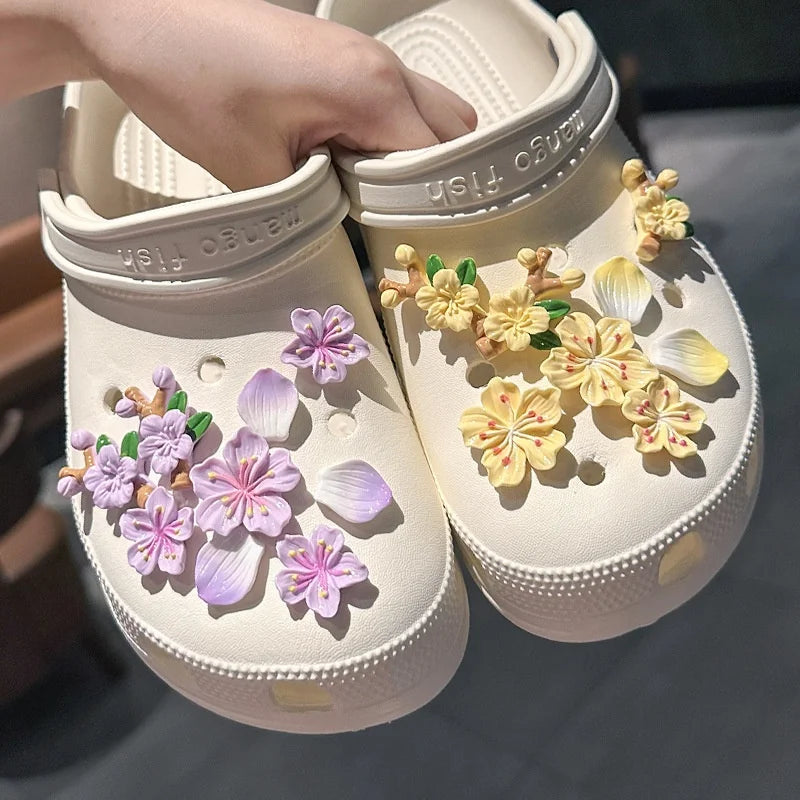 New Hot Fashion shoe Charms for Creative Branches and Flowers Clogs Shoe Buckle Cute shoe Accessories Decoration for Girls Gift