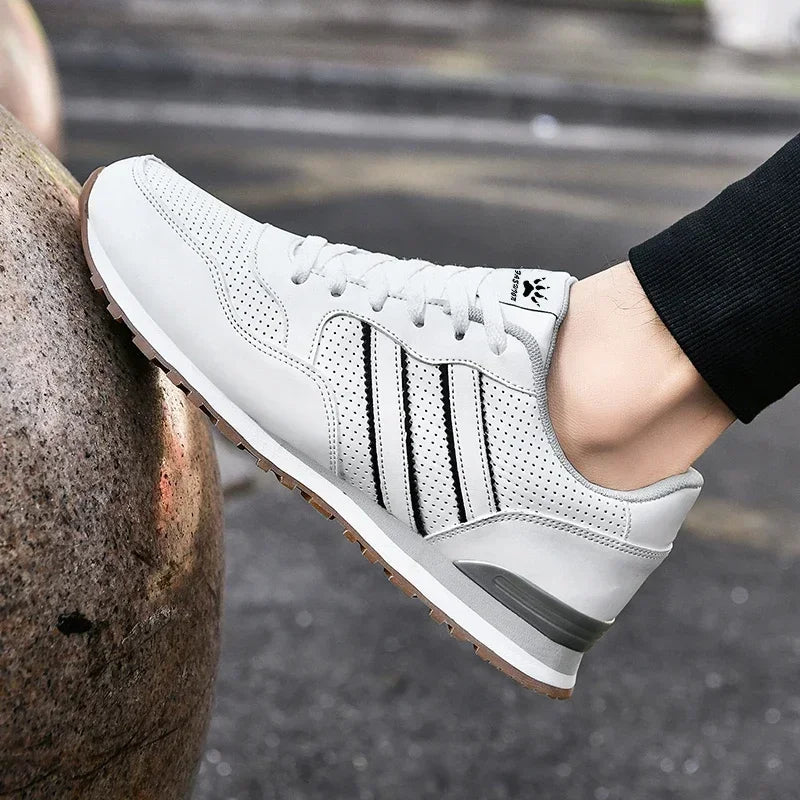 2024 Men Classical Running Shoes Lightweight Leather Outdoor Casual Sneakers Men Comfortable Sport Breathable Flat Jogging Shoes