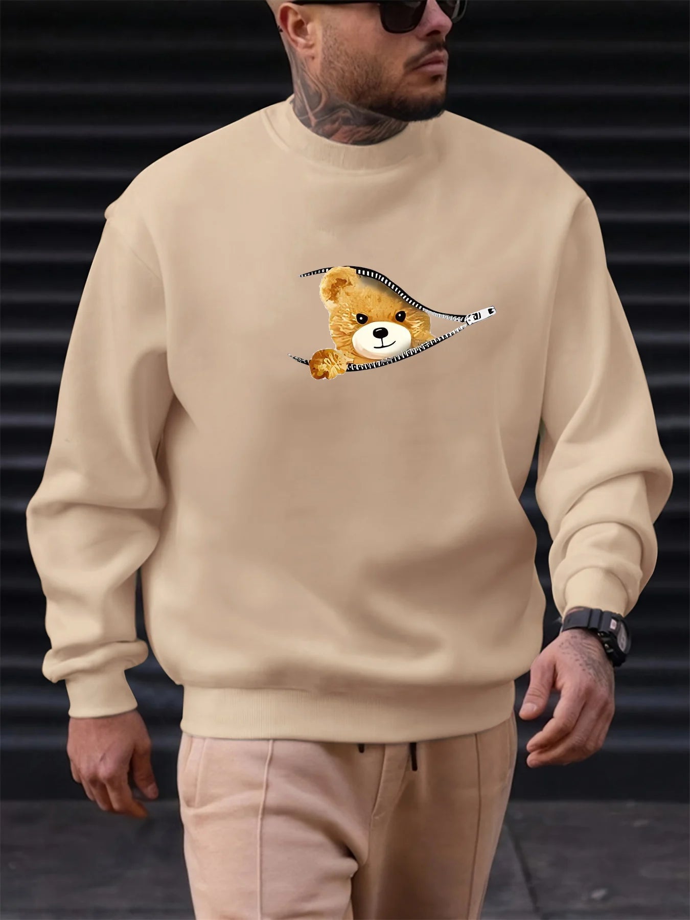 Men's autumn and winter fashionable casual loose and cute bear pattern printed long sleeved round neck sweatshirt