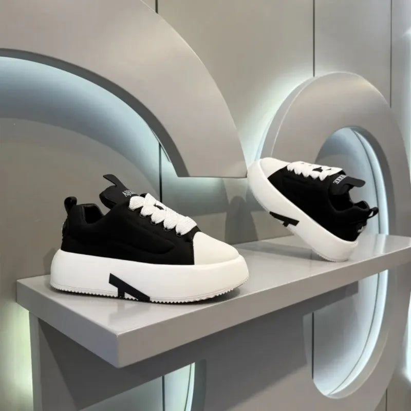 Thick Bottom Heightening White Shoes Round Toe Lace Up Casual Board Shoes Men Anti-slip Comfort Sneakers Fashion Running Shoes