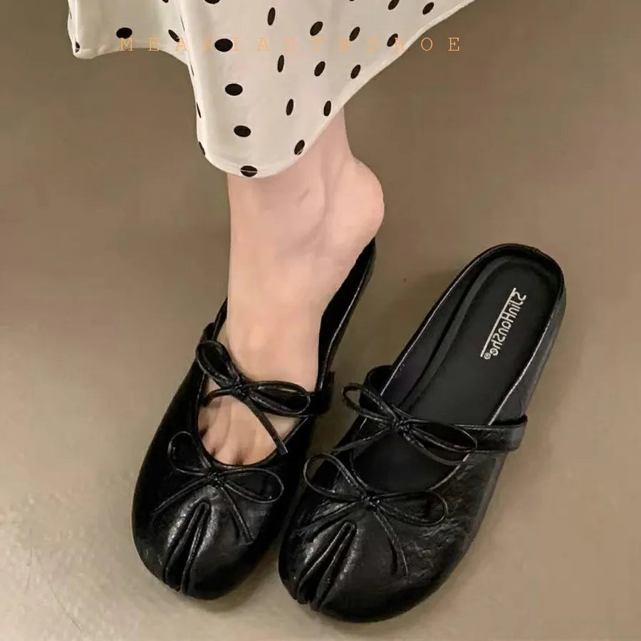 Slip-On Cylindrical Heel Tabi Pumps Bowknot Split Toe High Heels for Women Handmade Multi-Color Novelty Design Leather Shoes New