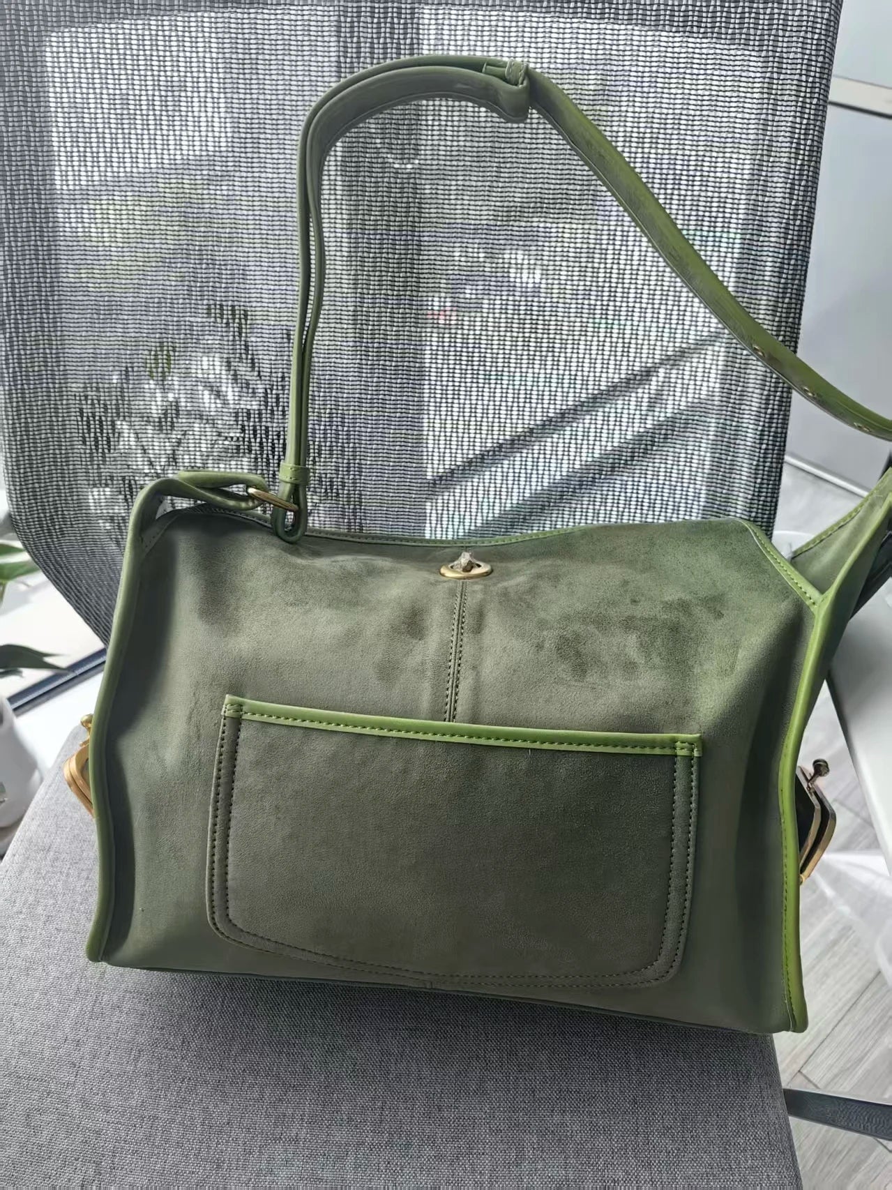 Casual Commuter Large Capacity Suede Pillow Bag Single Shoulder Crossbody Bag Vintage Style Polyester Lining Zipper Closure