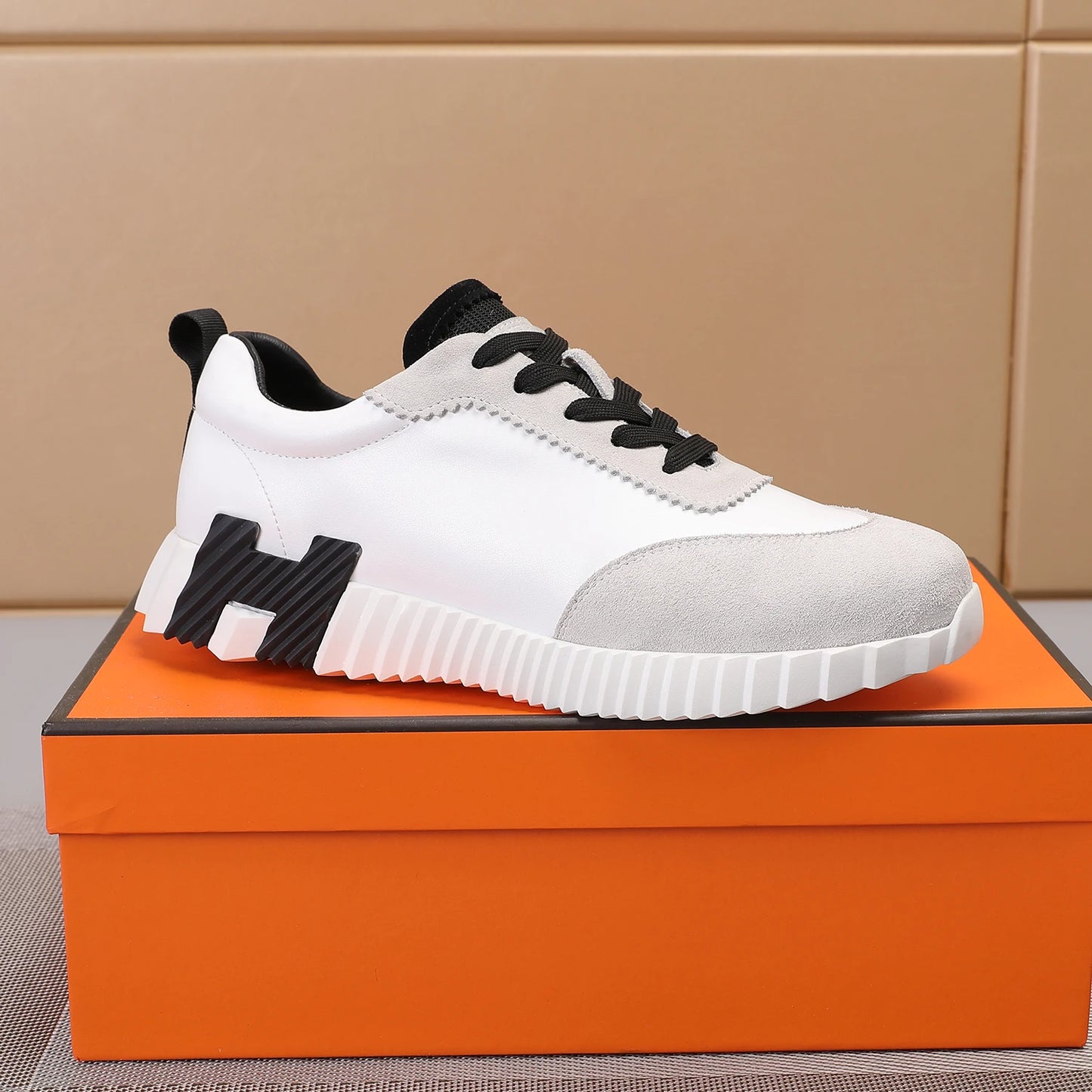 Leather Men's Shoes Comfortable Breathable British Style Casual Running Shoes Fashionable Board Shoes round Toe Thick Bottom
