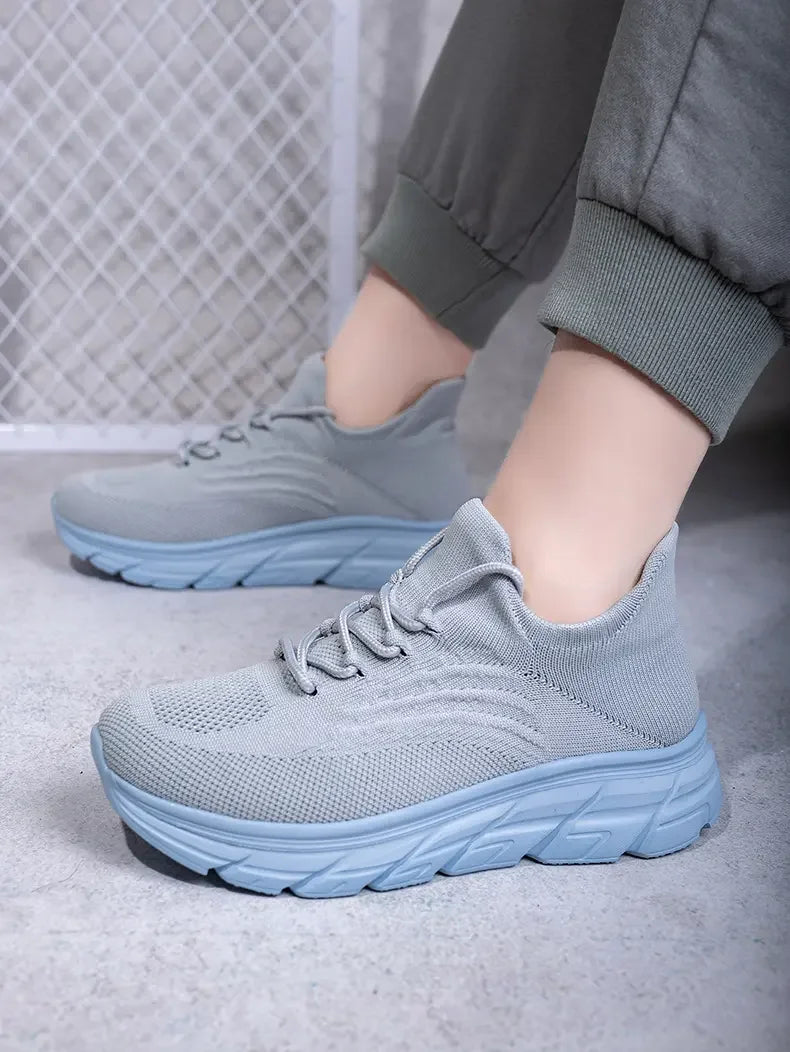 Men's Gray Running Shoes - Breathable Mesh Lace Cushioned Flat Boots Lightweight Sports Training Shoes Casual Style Design Shoes