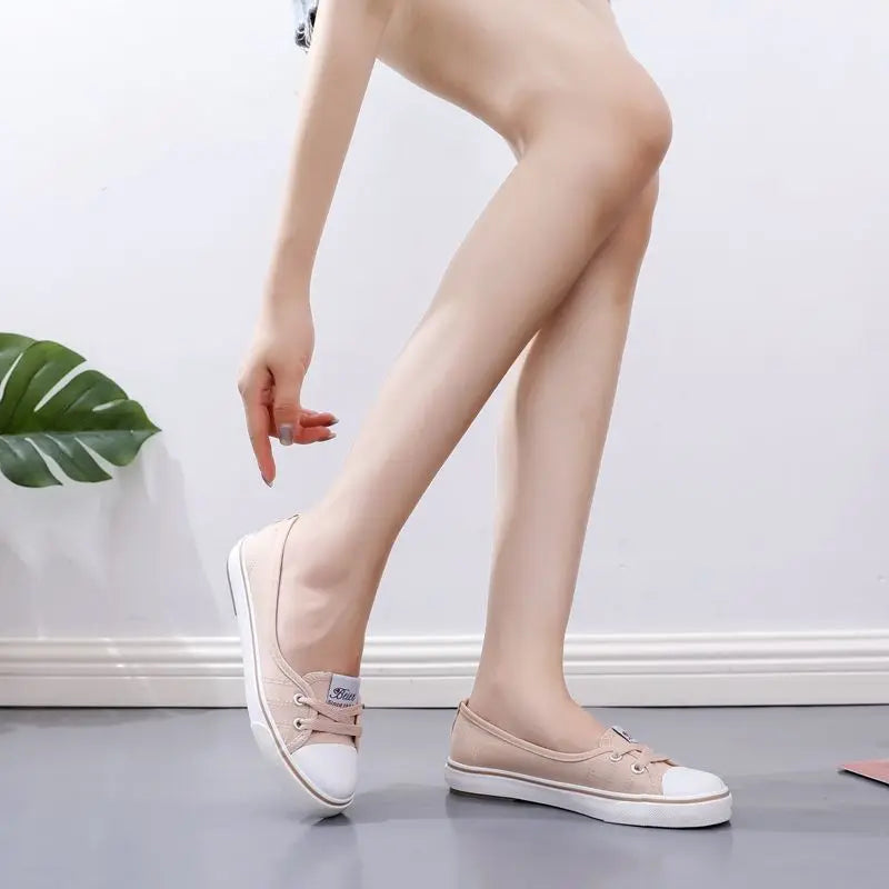 Red Women Footwear Flat Round Toe Black Canvas Ladies Shoes New Arrival 2025 Sale Cheap Vulcanized for Casual Urban 39 Walking A